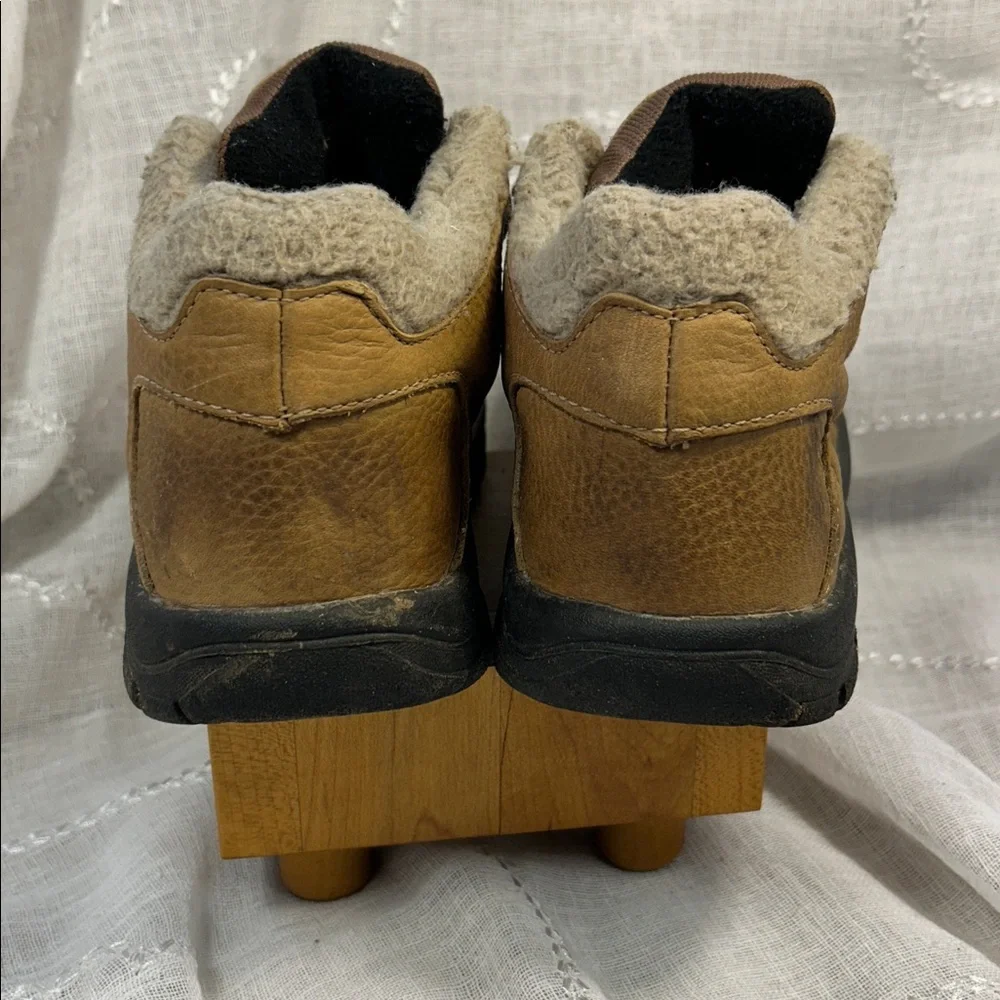 Keen leather ankle booties stamped sz 4